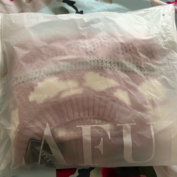 Zaful Women’s Pink/Purple Floral Cropped Sweater - Picture 11 of 12